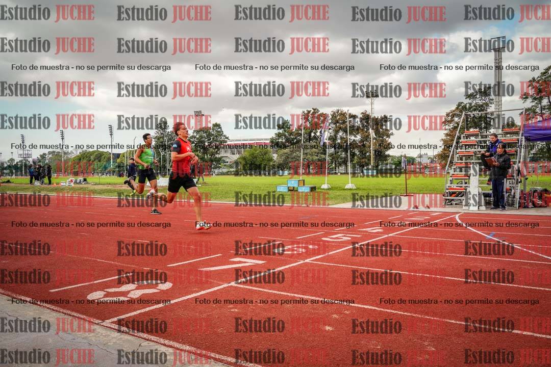 Fotos de los 400 m llanos de varones