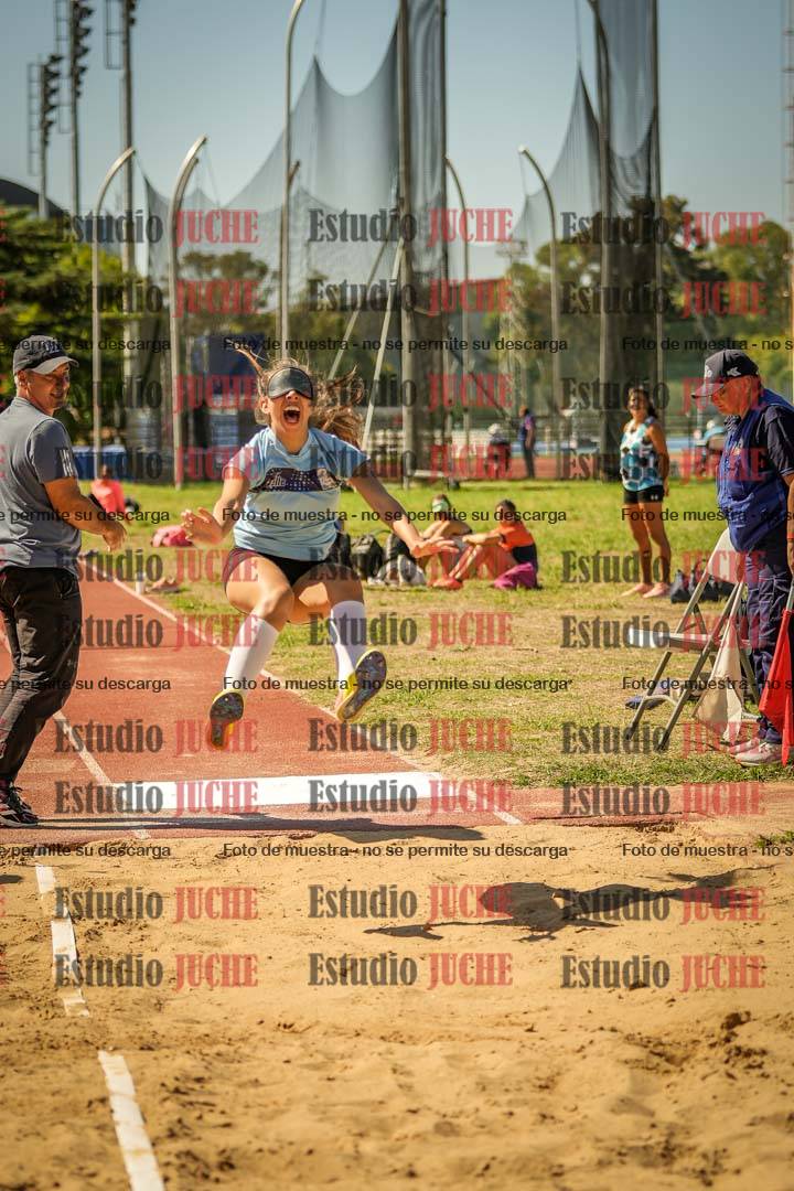 Fotos del salto en largo de mujeres
