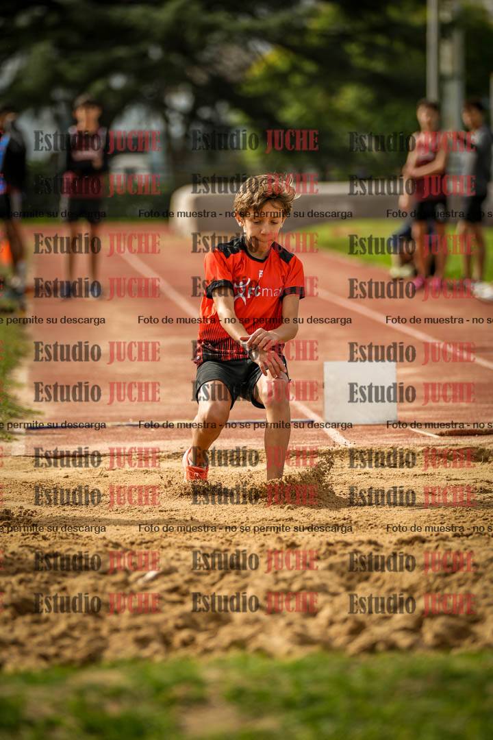 Fotos del salto en largo de varones - incluye U16