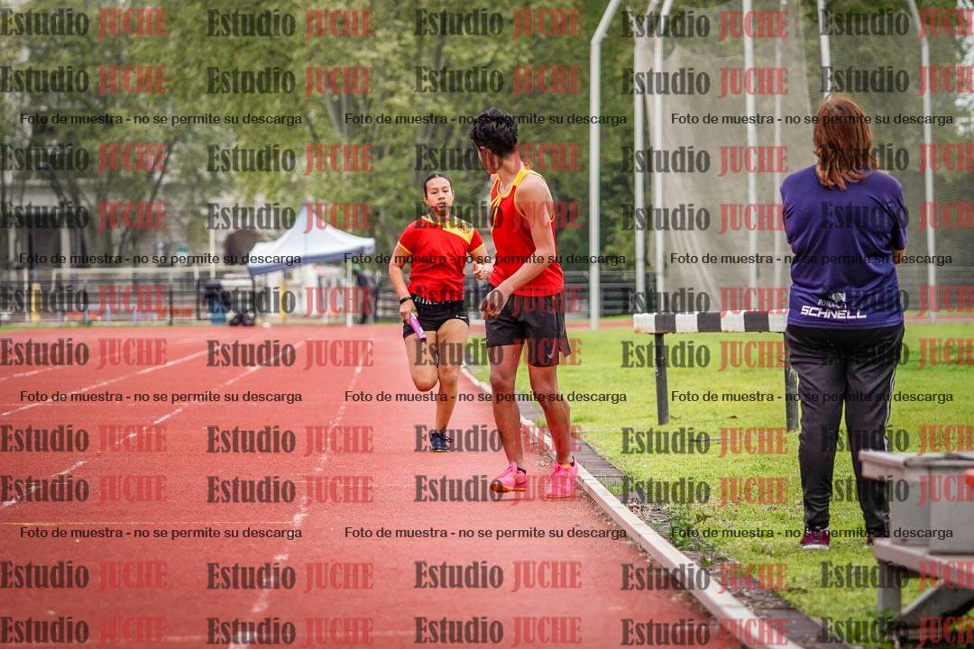 Fotos de las postas 8x200 m mixtas