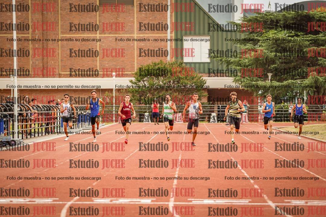 Fotos de los 200 m llanos de varones