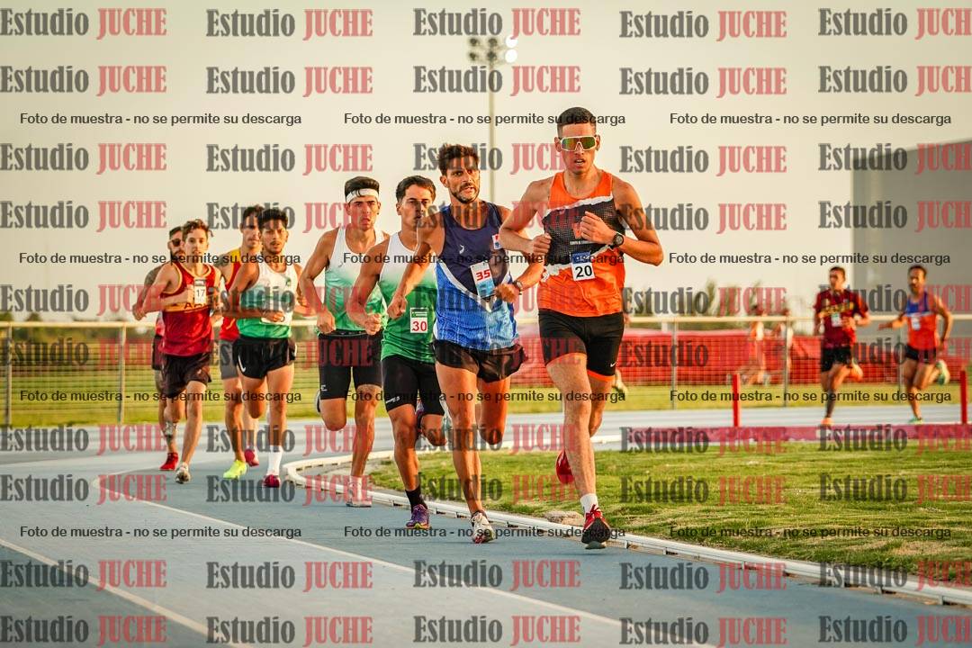 Fotos de los 3000 m llanos de varones