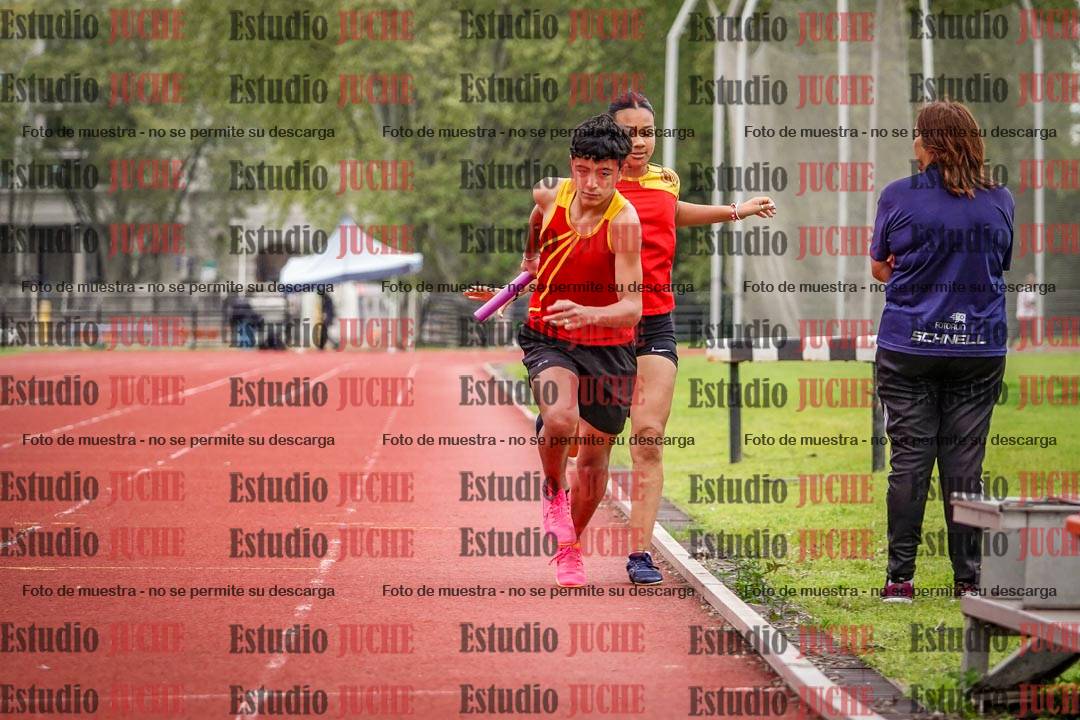 Fotos de las postas 8x200 m mixtas