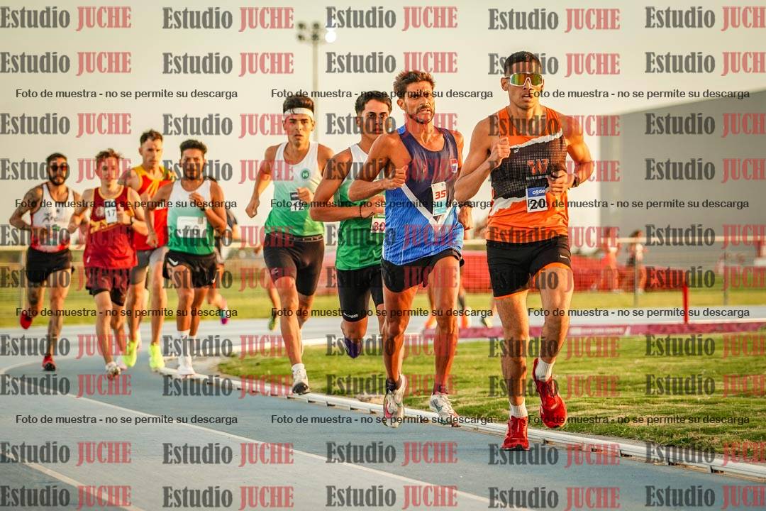 Fotos de los 3000 m llanos de varones