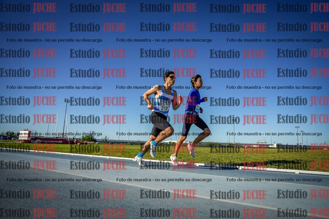Fotos de los 2000 m llanos de varones