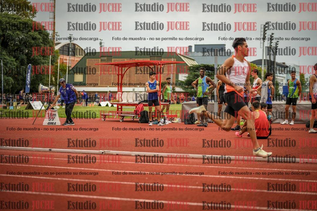 Fotos de los 400 m llanos de varones