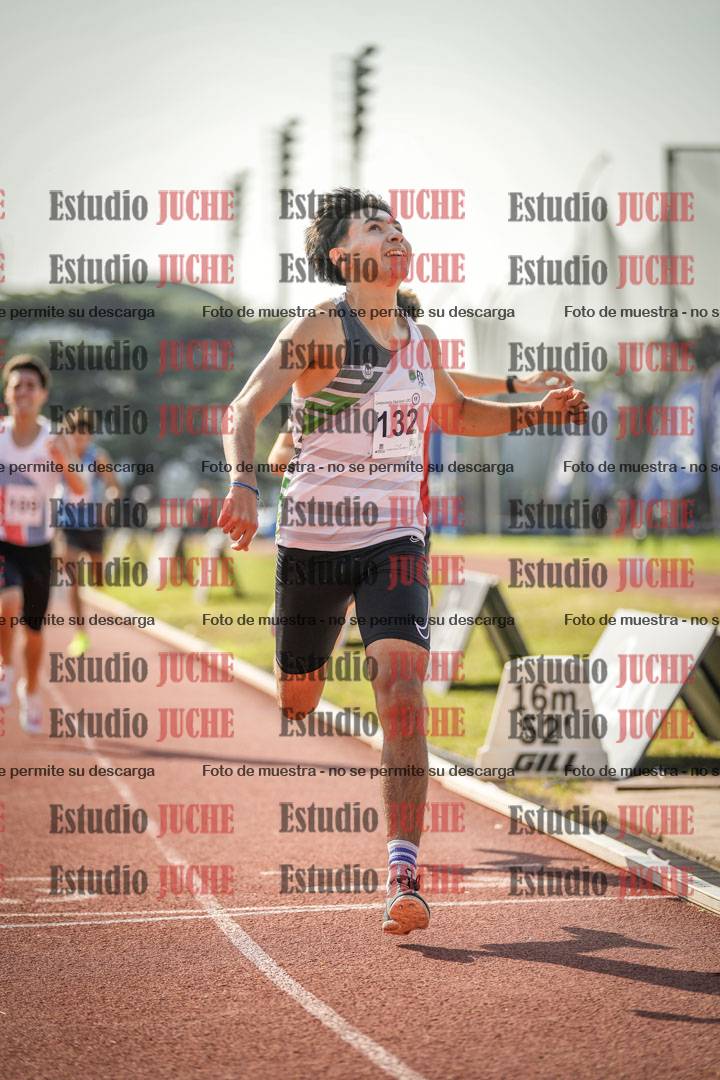 Fotos de los 800 m llanos de varones