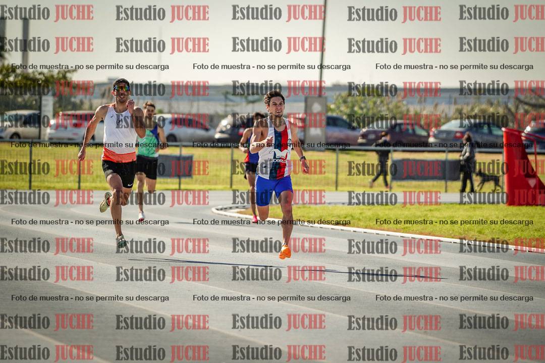 Fotos de los 400 m llanos de varones