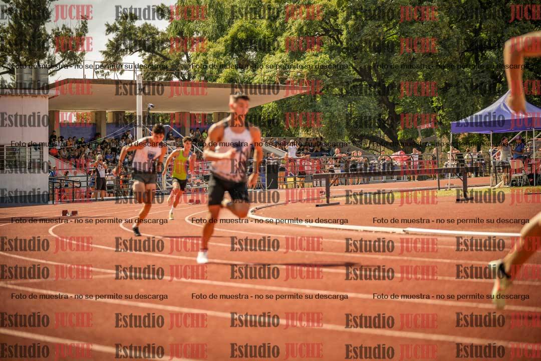 Fotos de los 400 m llanos de varones