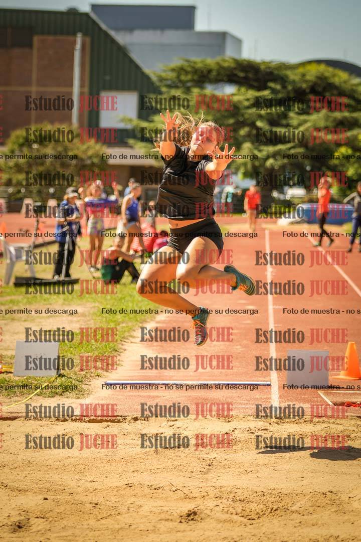 Fotos del salto en largo de mujeres