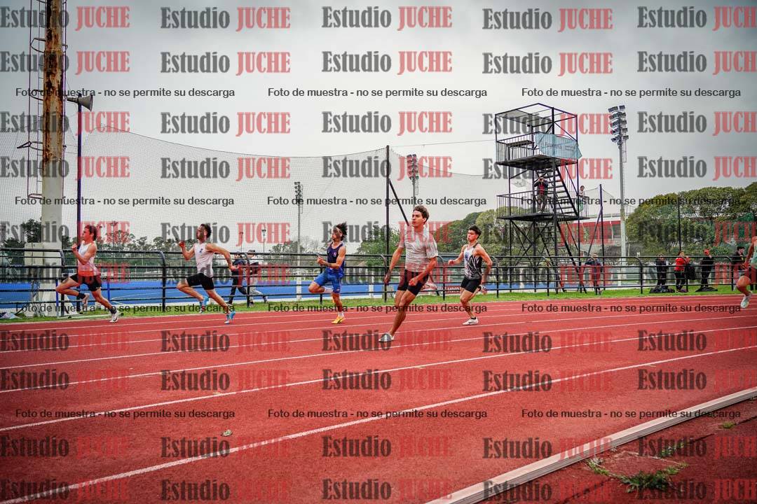 Fotos de los 200 m llanos de varones
