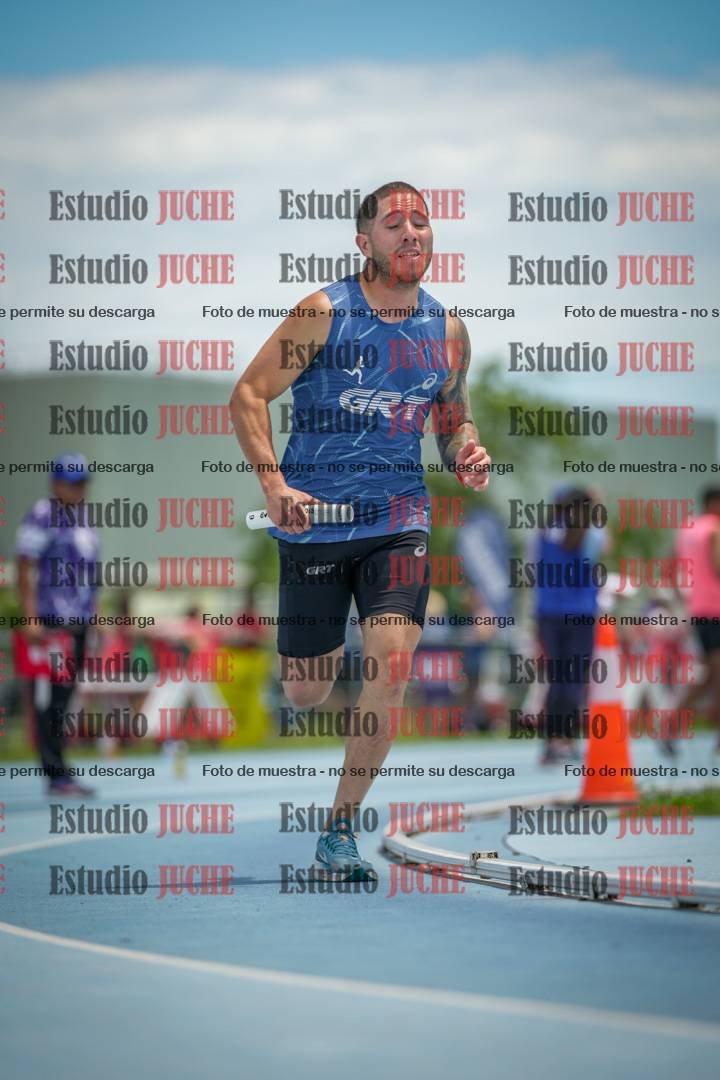 Fotos durante el transcurso de los relevos 20' para running teams - serie 2