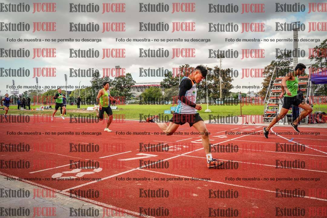 Fotos de los 400 m llanos de varones