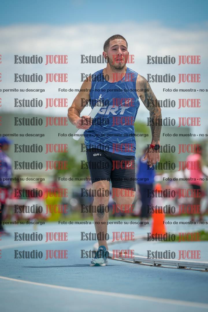 Fotos durante el transcurso de los relevos 20' para running teams - serie 2