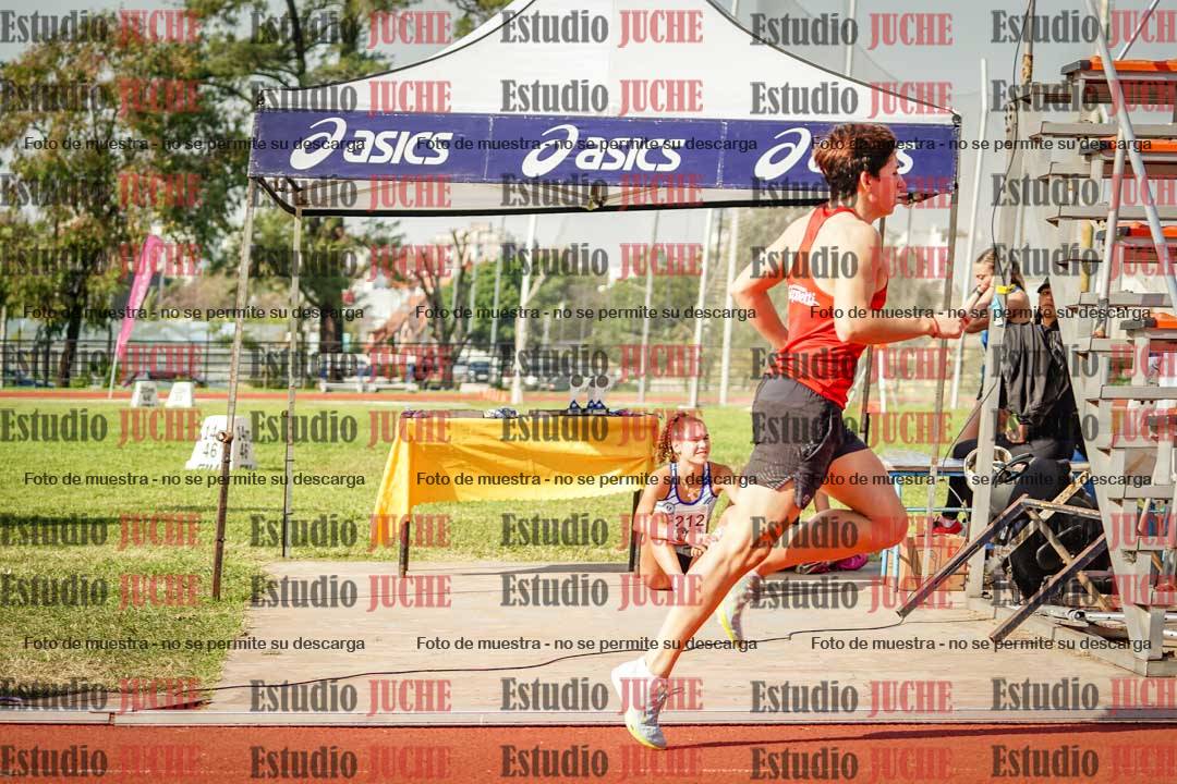 Fotos de los 800 m llanos de varones