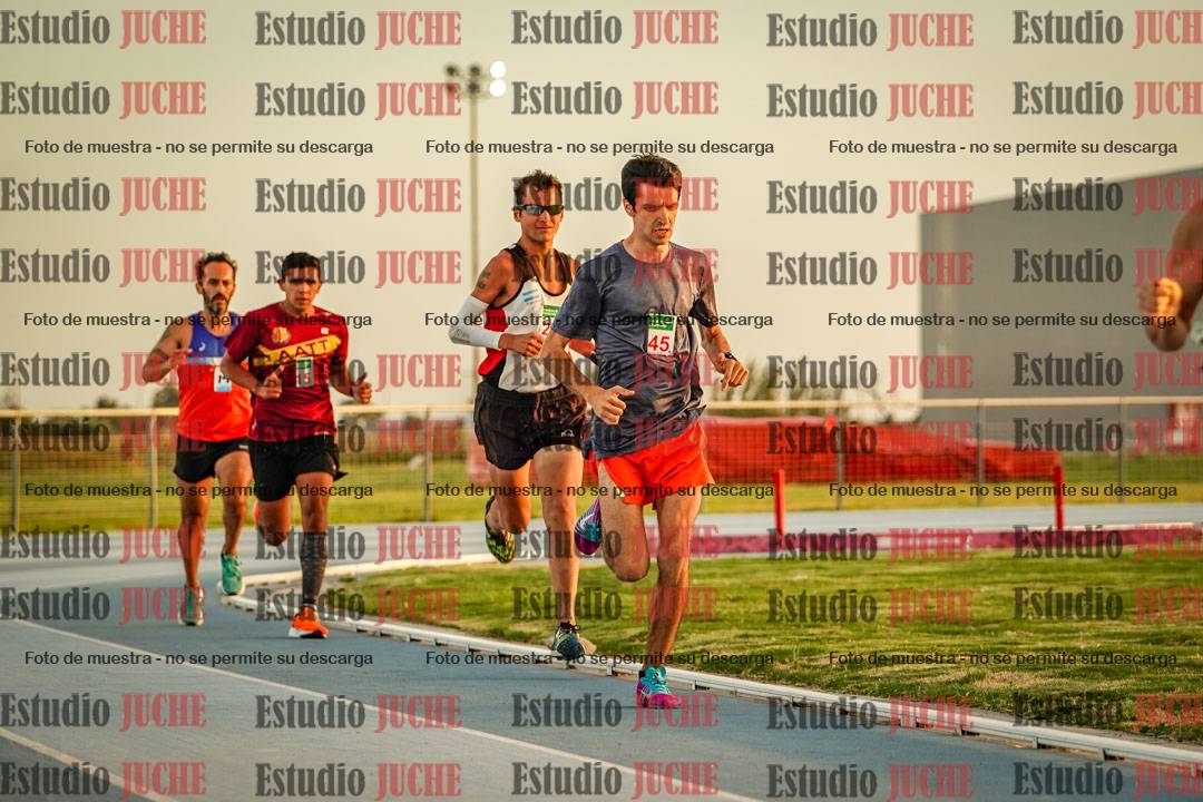 Fotos de los 3000 m llanos de varones