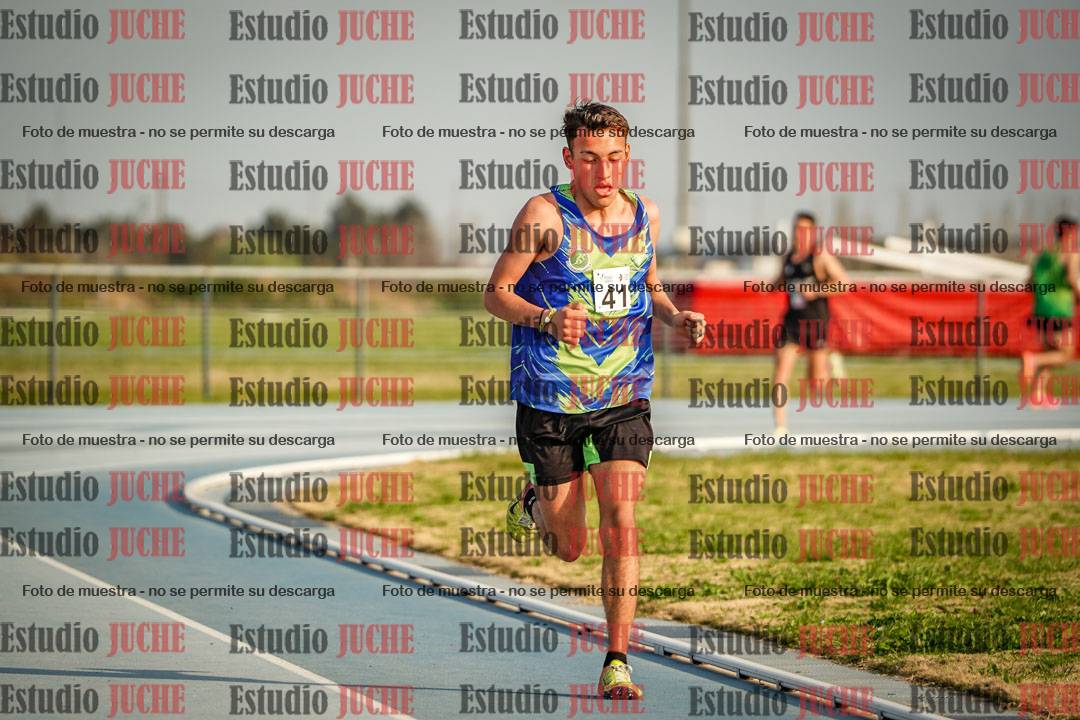 Fotos de los 3000 m llanos de varones