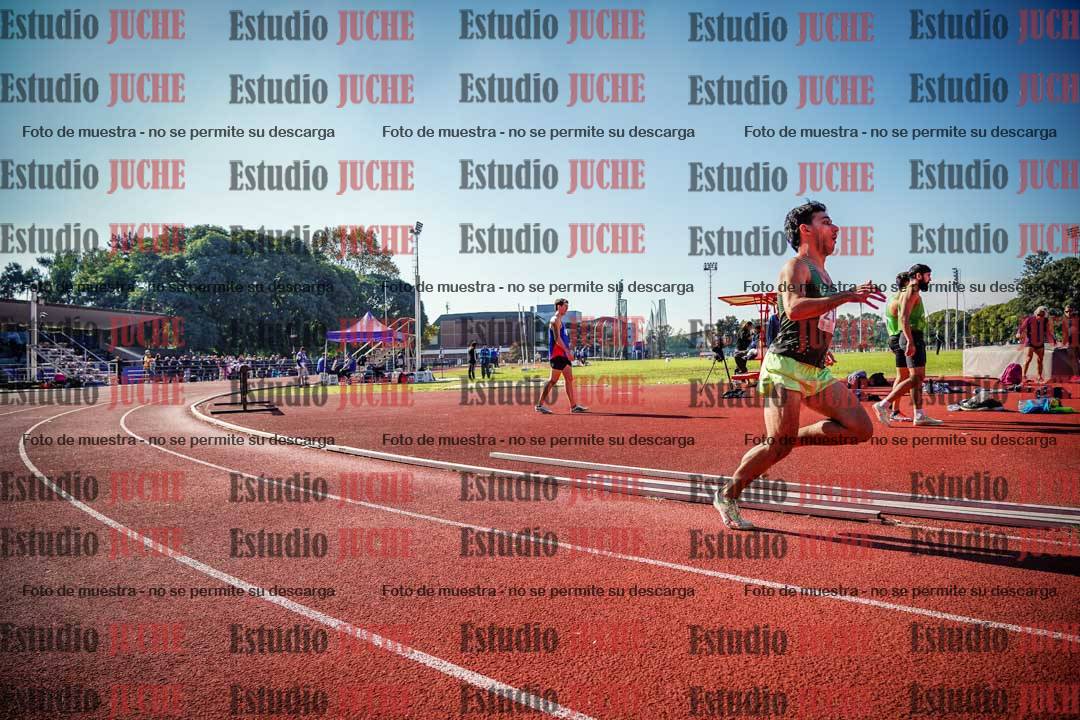 Fotos de los 800 m llanos de varones