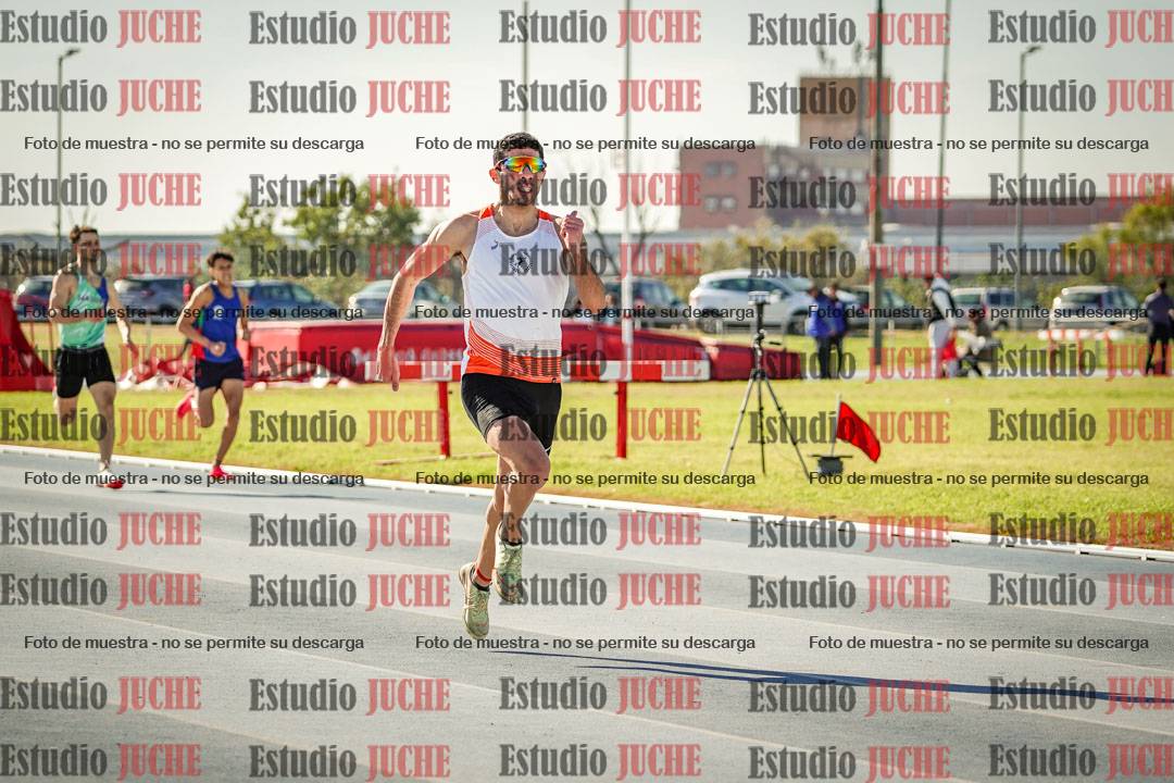 Fotos de los 400 m llanos de varones