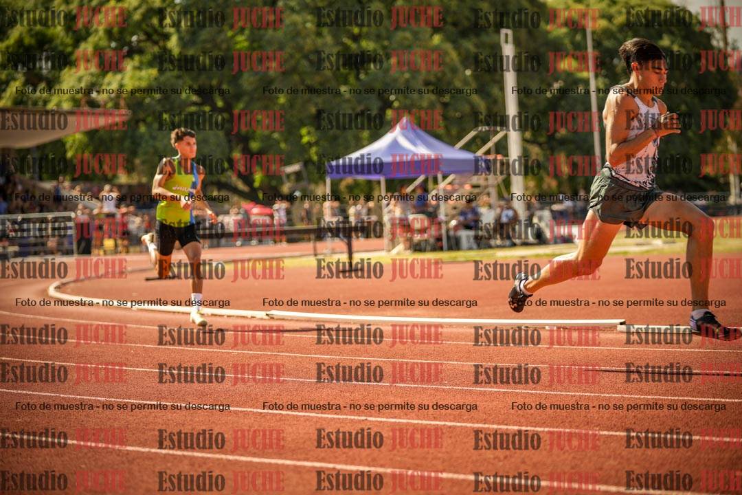 Fotos de los 400 m llanos de varones