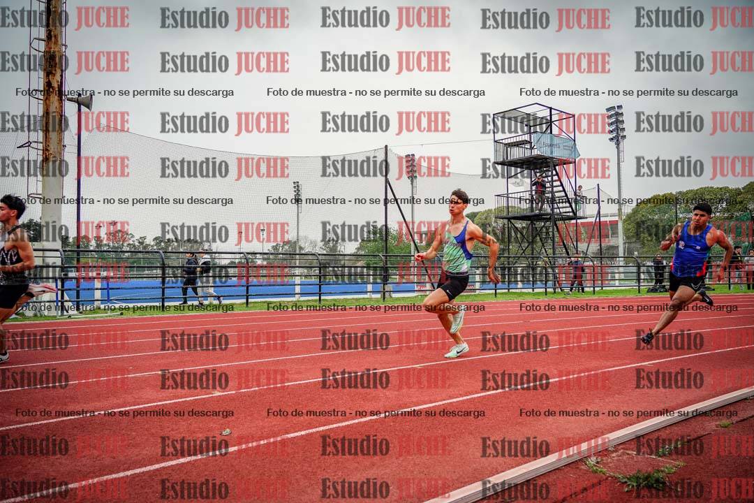 Fotos de los 200 m llanos de varones