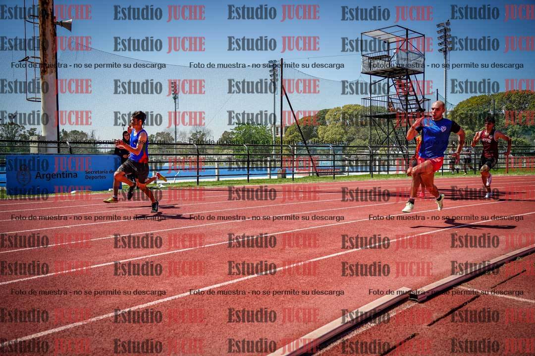 Fotos de los 200 m llanos de varones