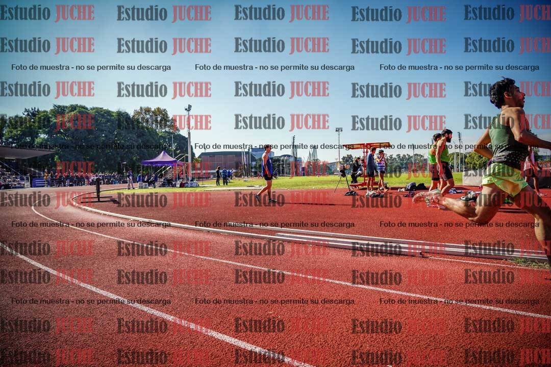 Fotos de los 800 m llanos de varones