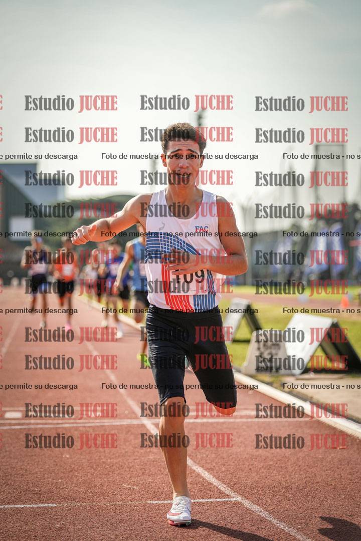 Fotos de los 800 m llanos de varones