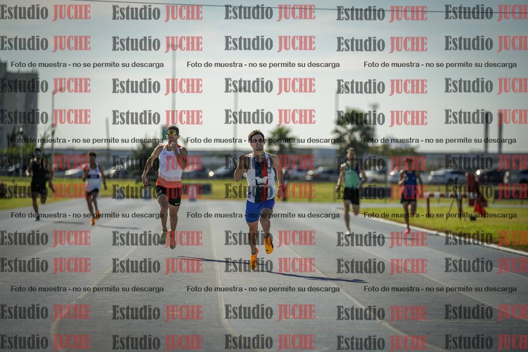 Fotos de los 400 m llanos de varones