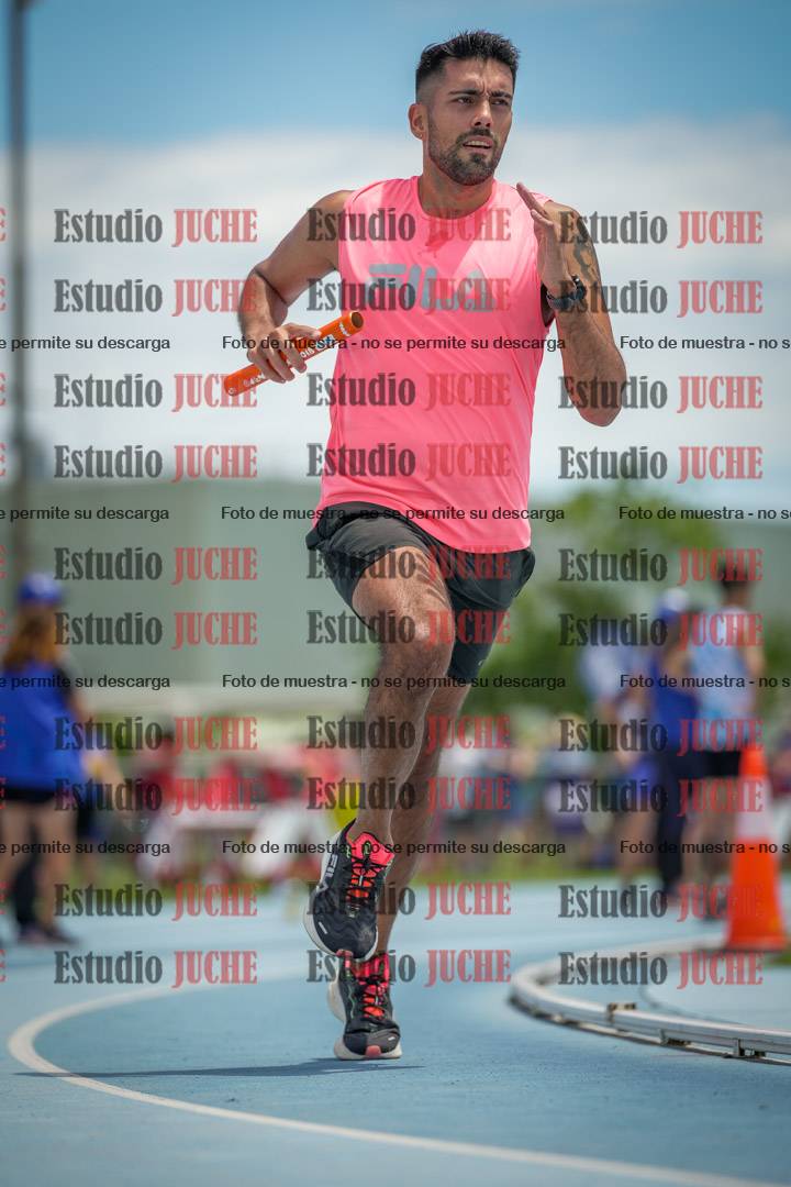 Fotos durante el transcurso de los relevos 20' para running teams - serie 2