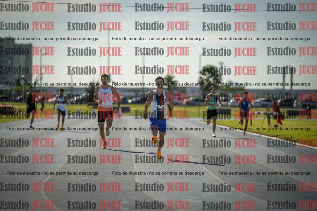 Fotos de los 400 m llanos de varones