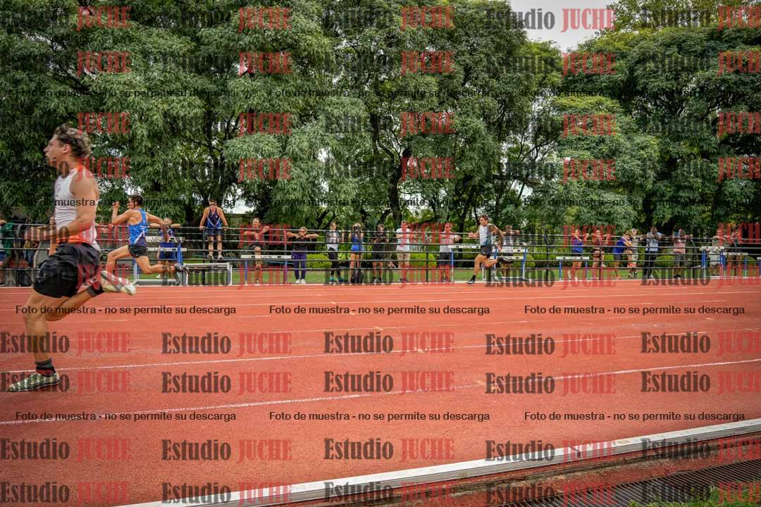 Fotos de los 100 m llanos de varones - FINAL