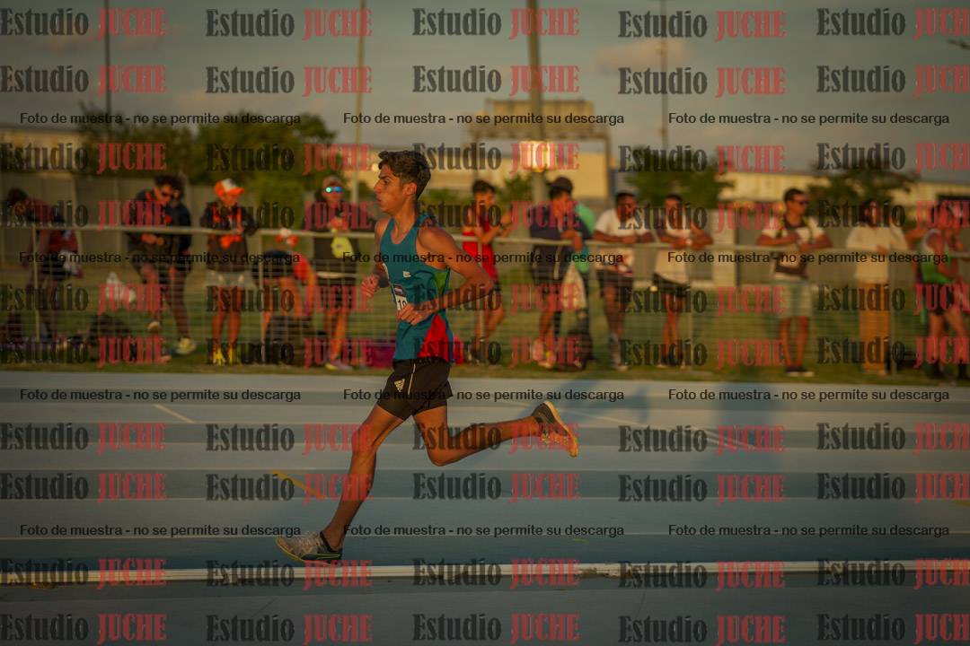Fotos de los 3000 m llanos de varones