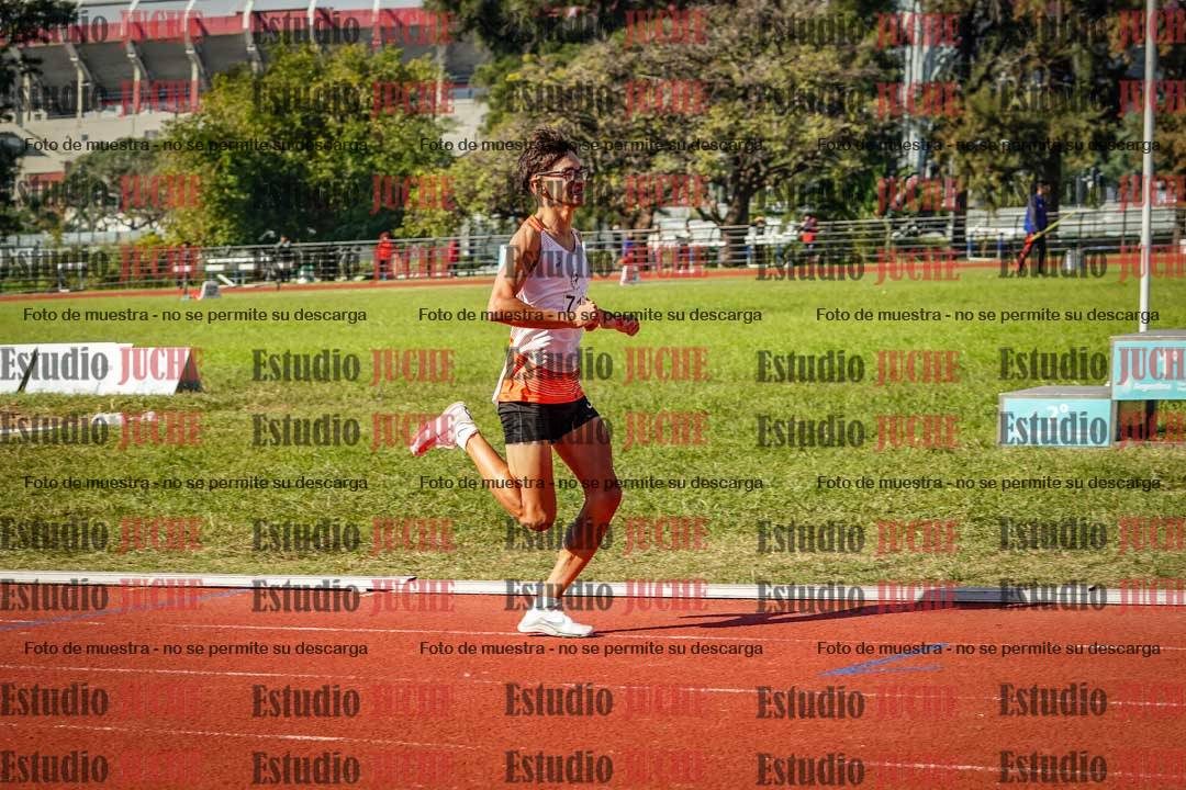 Fotos de los 800 m llanos de varones