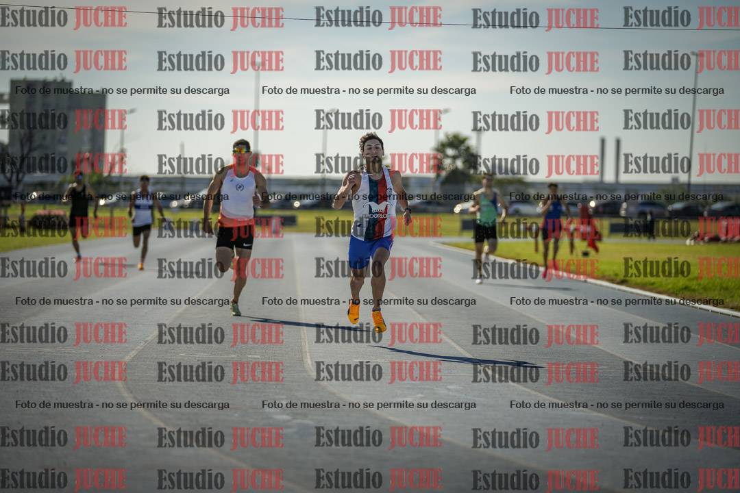 Fotos de los 400 m llanos de varones