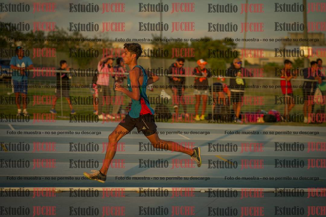 Fotos de los 3000 m llanos de varones