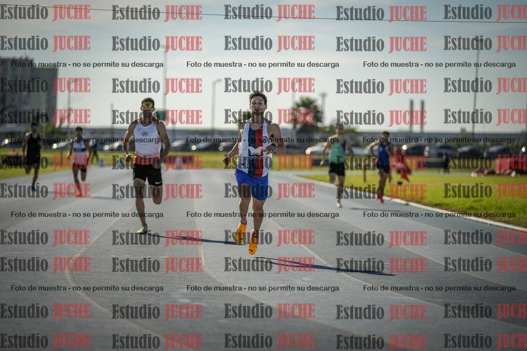 Fotos de los 400 m llanos de varones