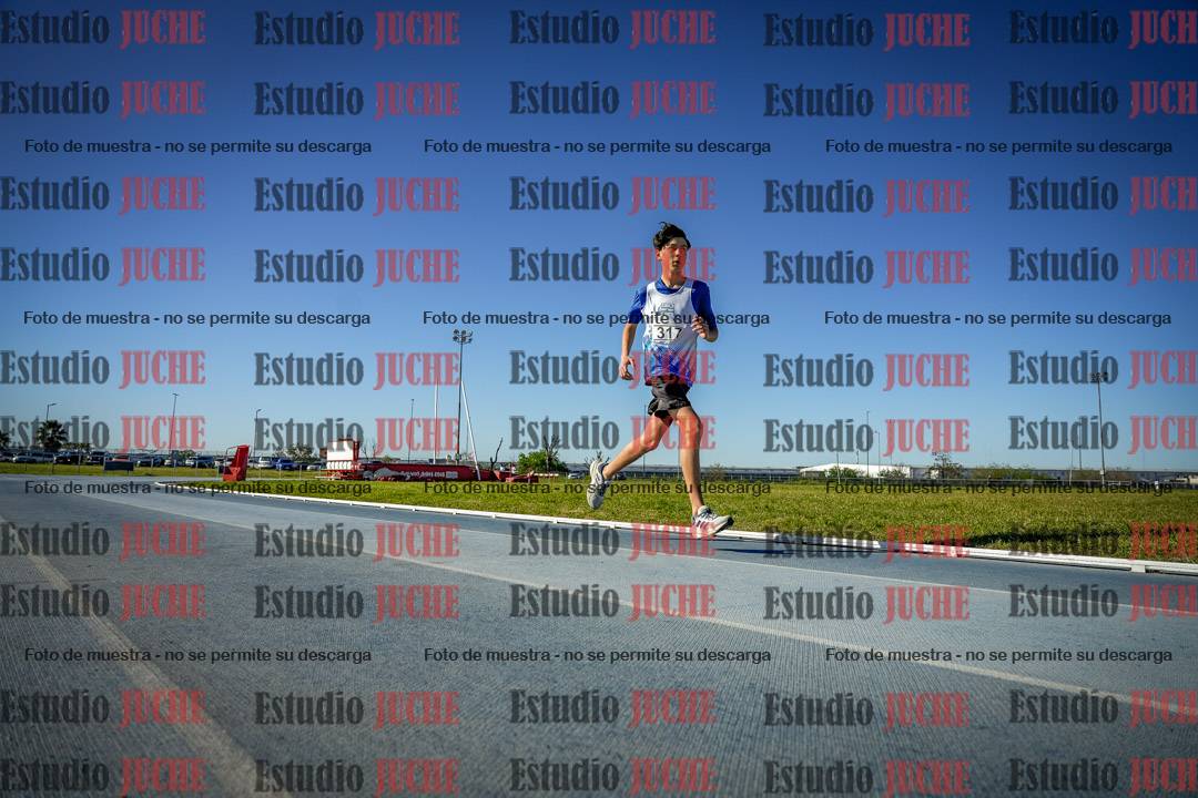 Fotos de los 2000 m llanos de varones