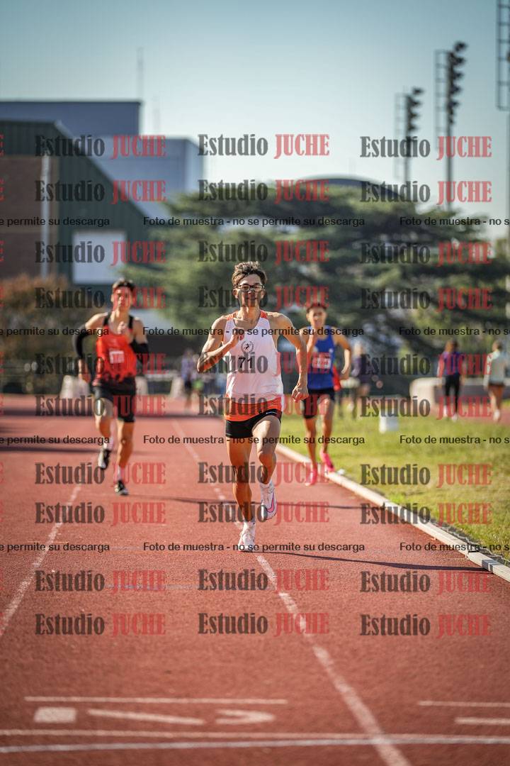 Fotos de los 800 m llanos de varones