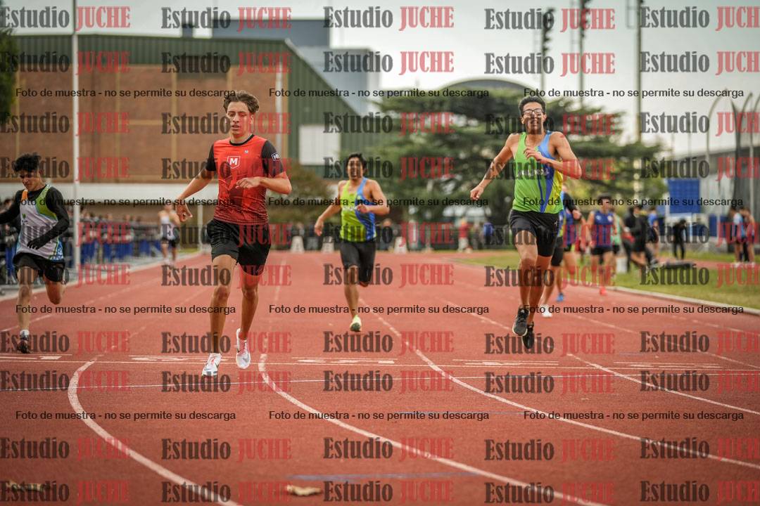 Fotos de los 400 m llanos de varones