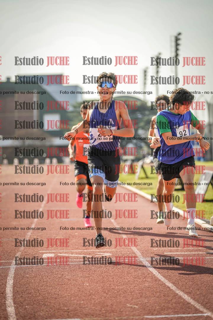 Fotos de los 800 m llanos de varones