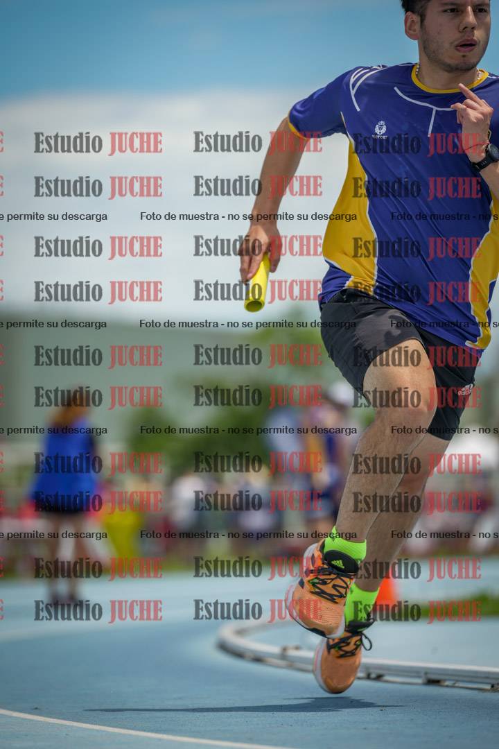 Fotos durante el transcurso de los relevos 20' para running teams - serie 2
