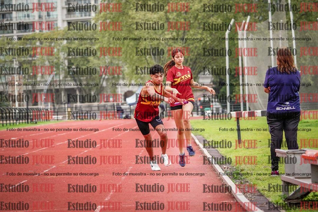Fotos de las postas 8x200 m mixtas