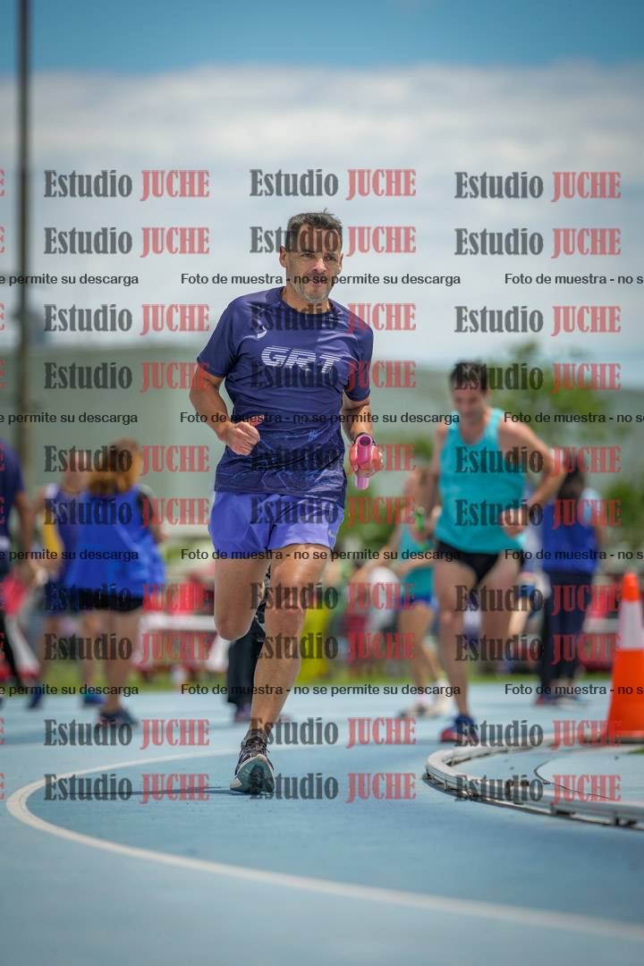 Fotos durante el transcurso de los relevos 20' para running teams - serie 2
