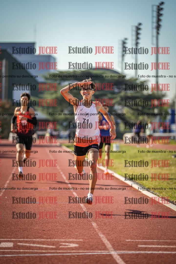 Fotos de los 800 m llanos de varones