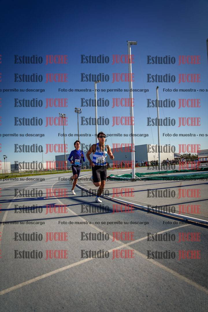 Fotos de los 2000 m llanos de varones