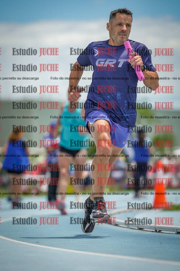 Fotos durante el transcurso de los relevos 20' para running teams - serie 2