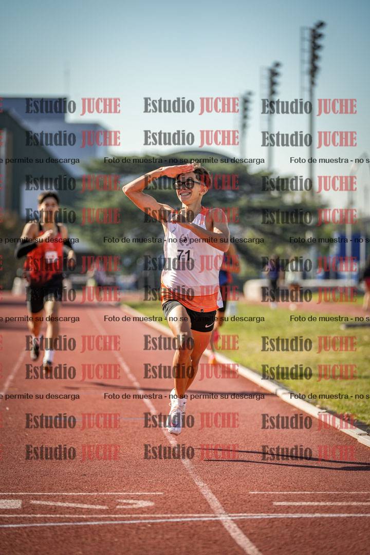 Fotos de los 800 m llanos de varones