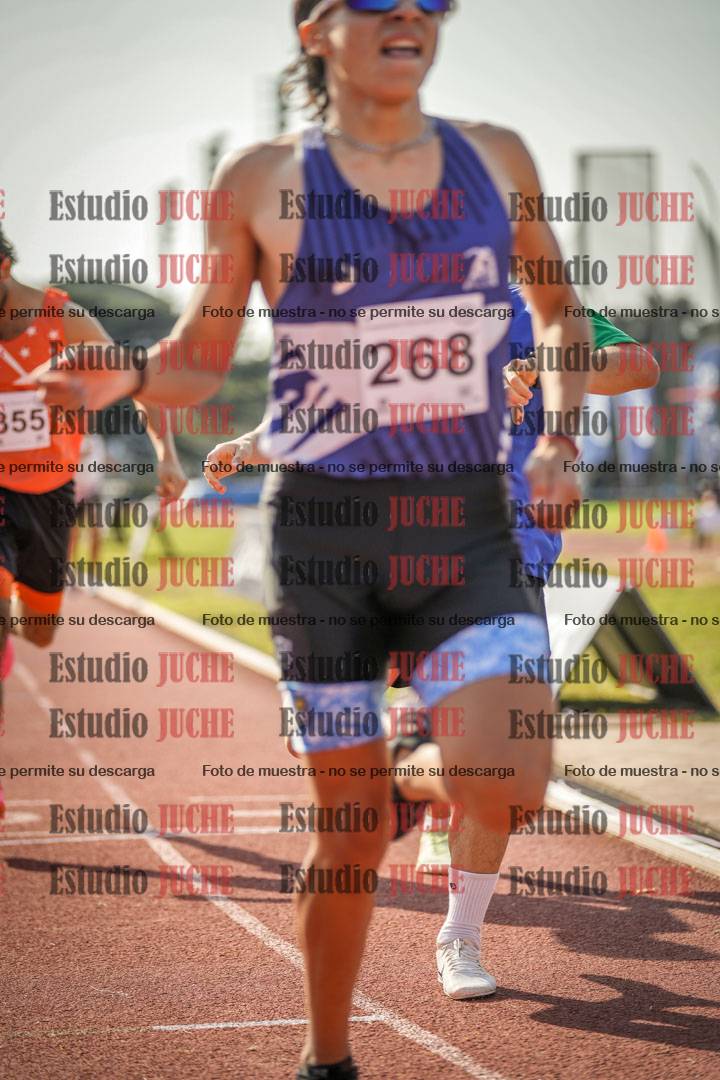Fotos de los 800 m llanos de varones