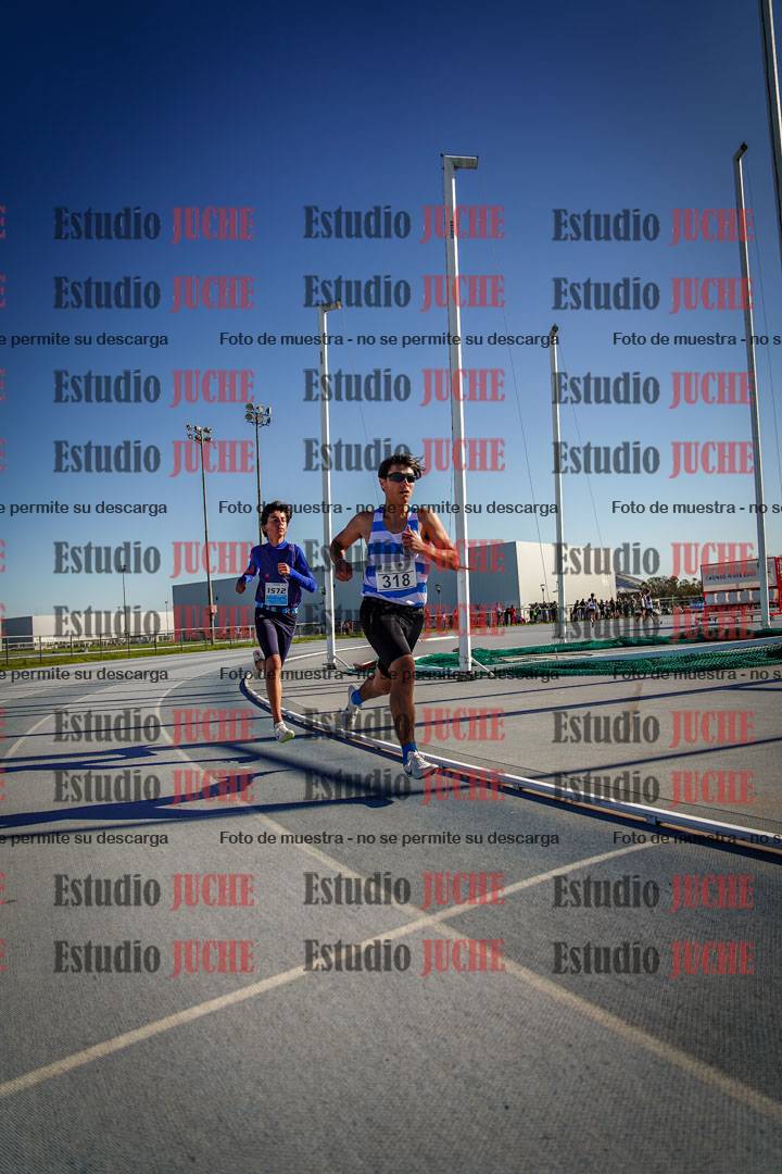 Fotos de los 2000 m llanos de varones